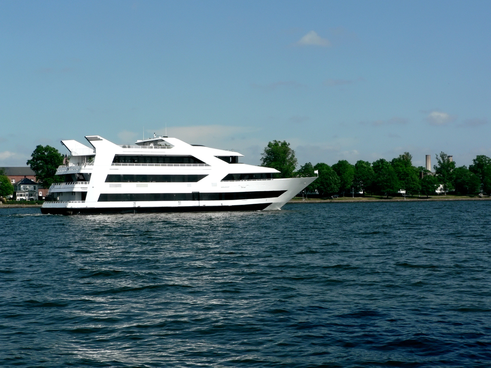 river cruise on the potomac