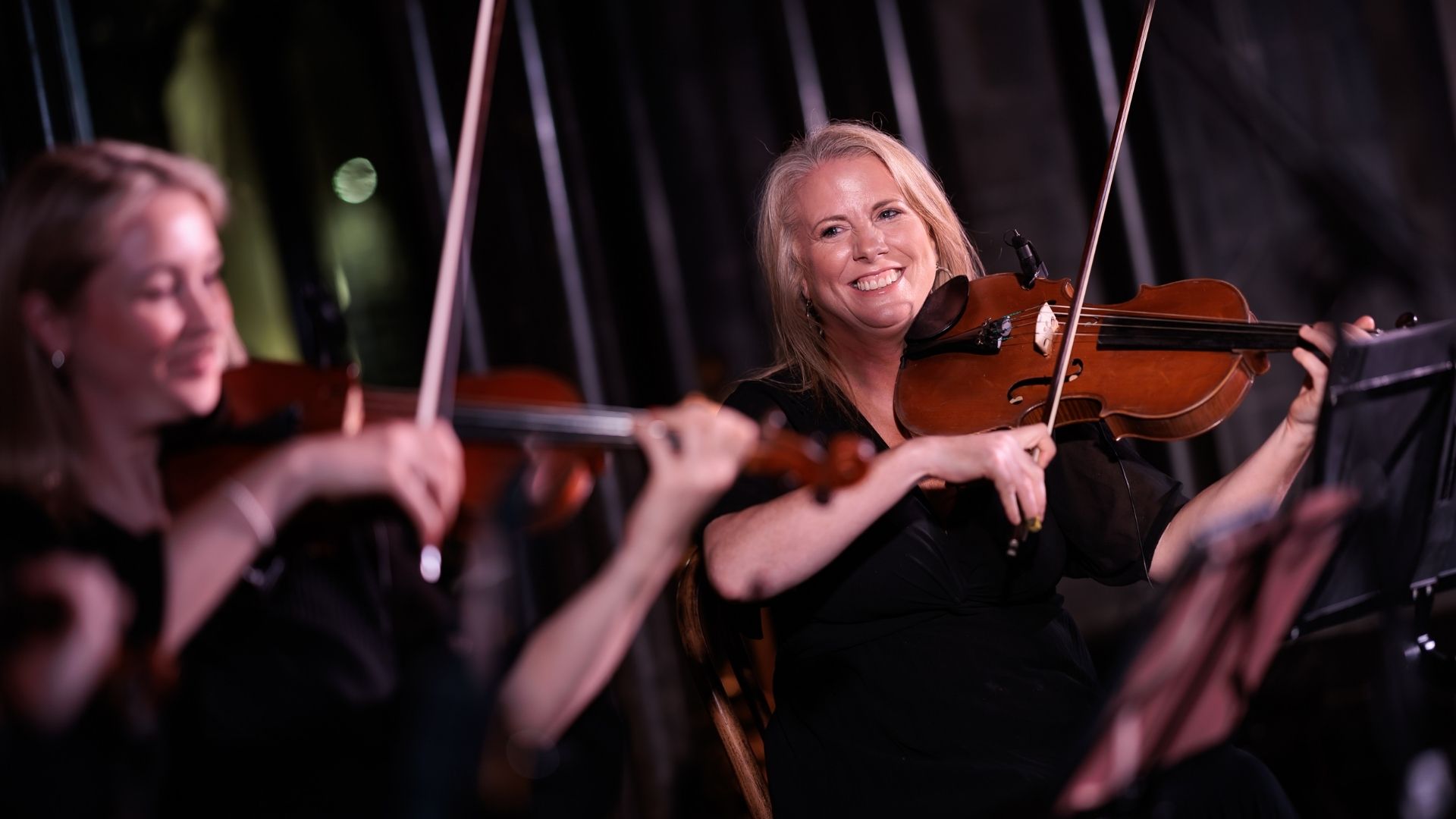 woman playing violin
