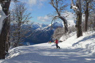people skiing