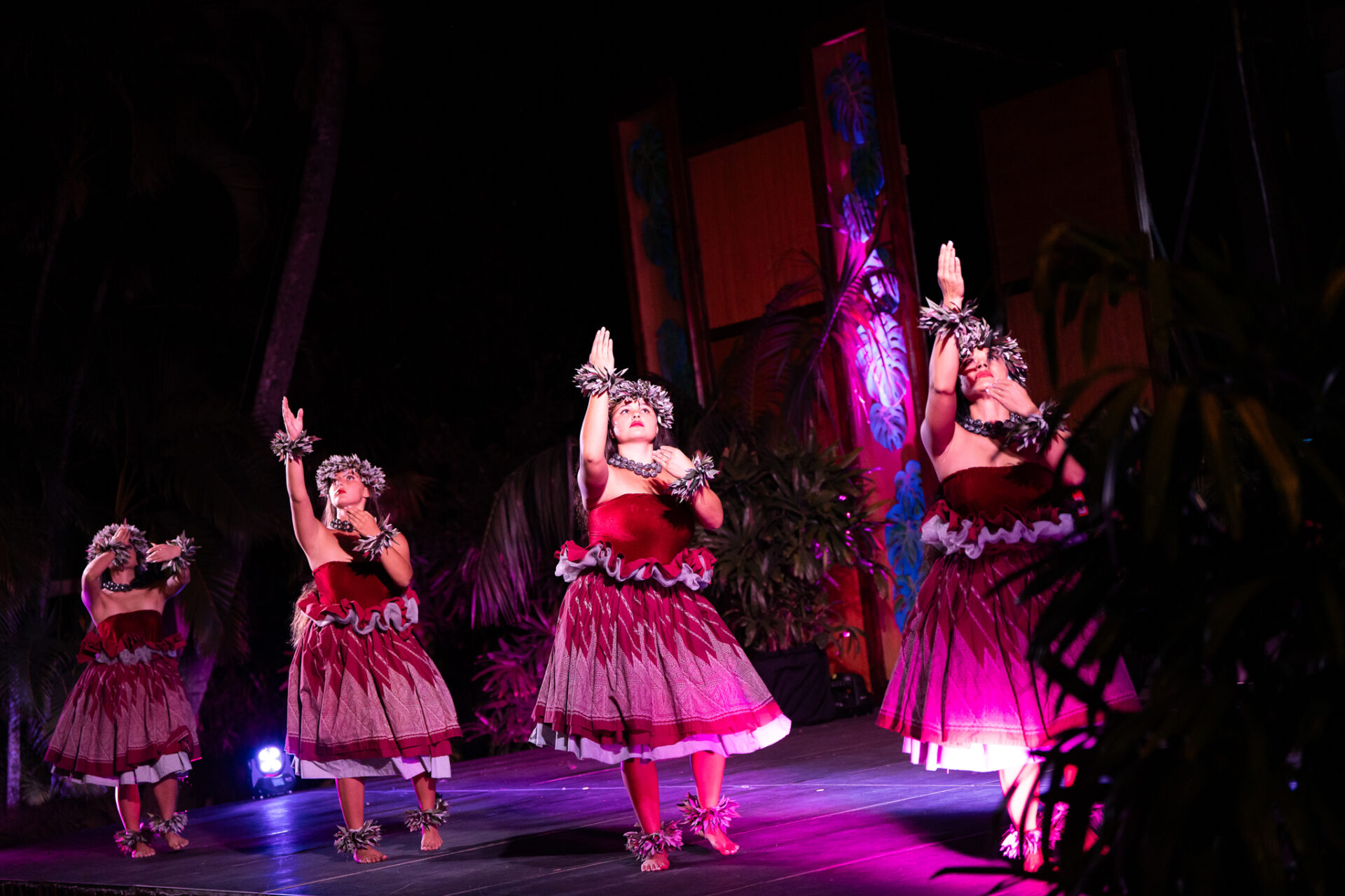 Hula Dancers
