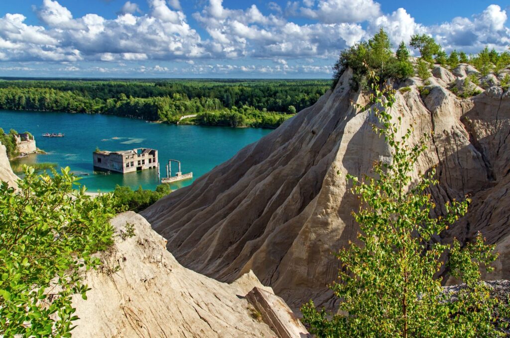 Mountain,,Forest,And,Turquoise,Lake,In,The,Village,Of,Rummu.