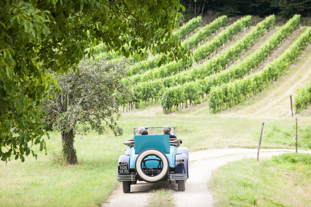 Wine Road Bordeaux in vintage cars