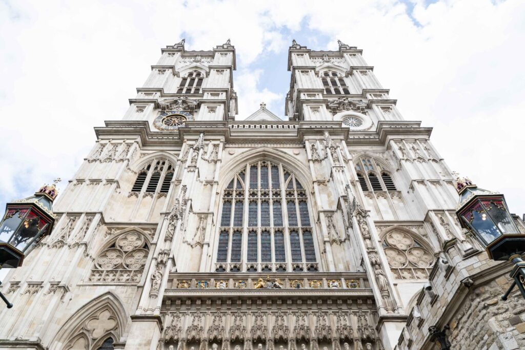 Explore Westminster Abbey with 2B UK